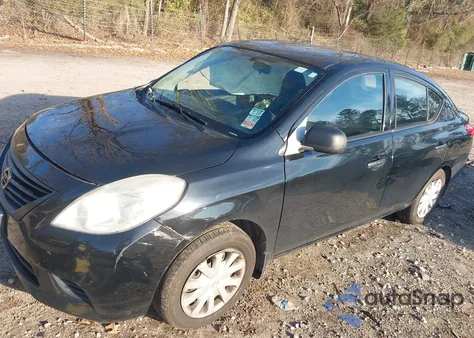 2014 Nissan Versa 1.6 S z USA, uszkodzony, nr VIN 3N1CN7AP8EL865024